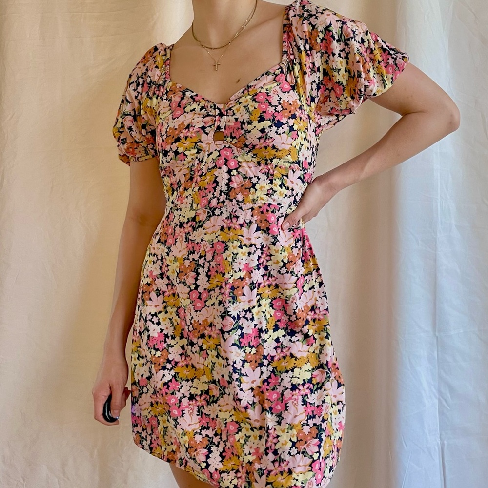 NWOT Billabong Sweetheart Neckline Puff Sleeve Floral Mini Dress - Picture 13 of 15